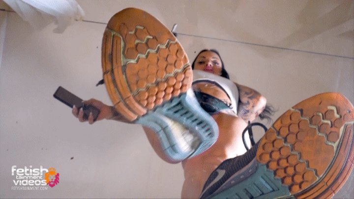 I dance and trample on you with my dirty sneakers ( Giantess Views & Floor views with Maria J ) - 640p wmv